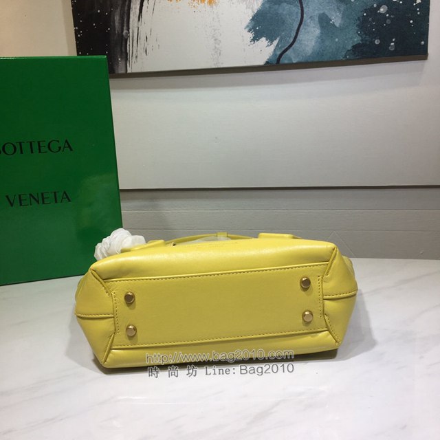 Bottega veneta高端女包 96009s小號 寶緹嘉Arco33油蠟牛皮包 BV經典款蝙蝠包手提包  gxz1243